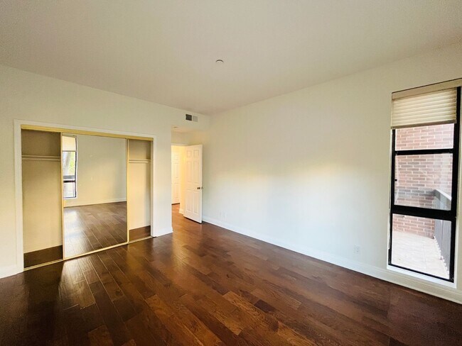 Building Photo - Lush and Lavish Lower Level Beverly Hills ...