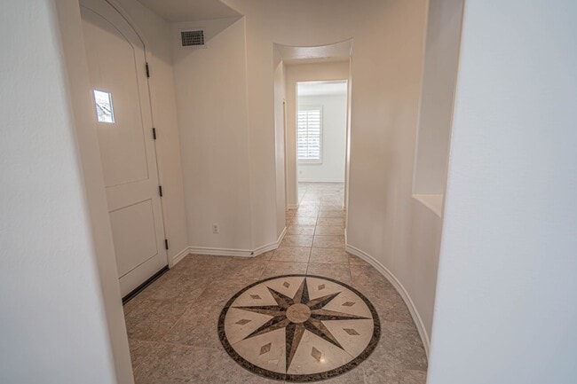 Building Photo - 4 Bedroom Home for Rent on the Lake at Bridgeport!