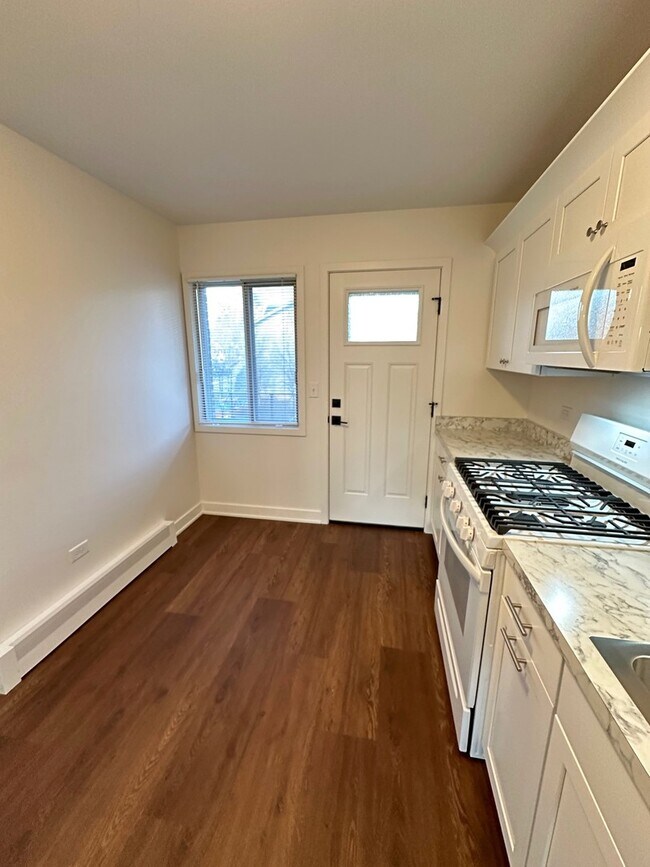 Building Photo - 222 S Tryon St