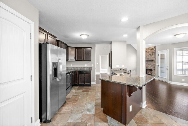 Building Photo - Three Bedroom with Bonus in Franklin Meadows!