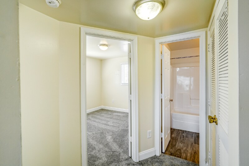 Building Photo - 2104 Phaup St