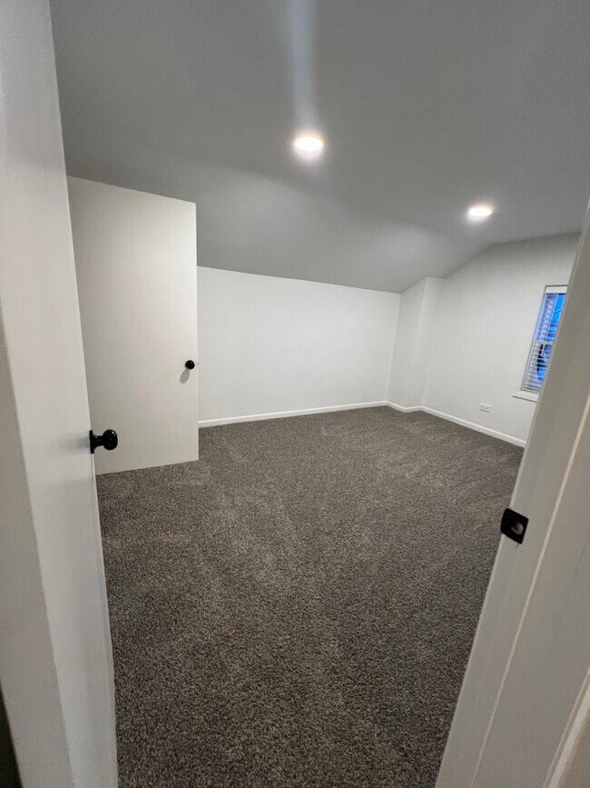 Building Photo - 8323 Niles Center Rd