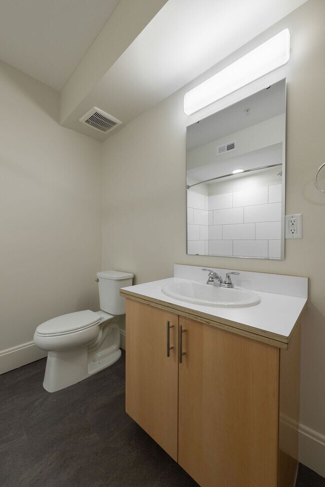 Building Photo - Coming Soon: 2BR Apartment – ETA 10/1/25