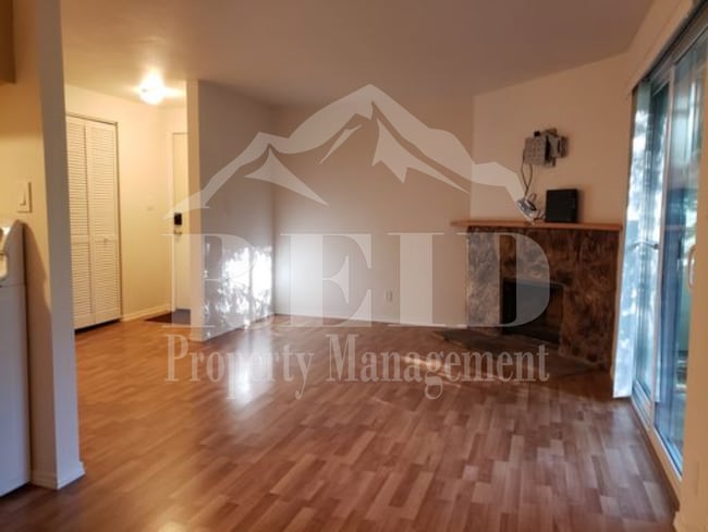 Primary Photo - 1 Bedroom 1 Bath Condo with 1 Carport Park...