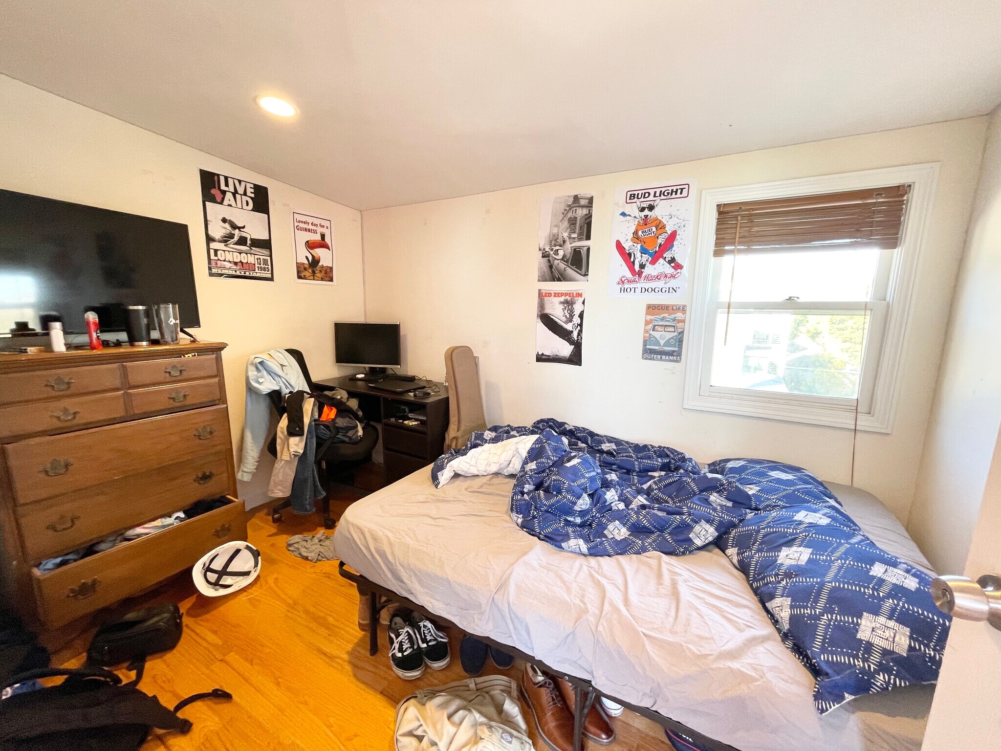 Building Photo - 7 Iroquois St