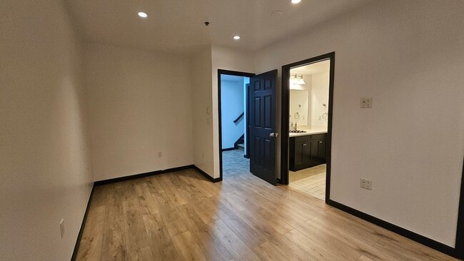 Building Photo - 14891 E Centrepoint Dr