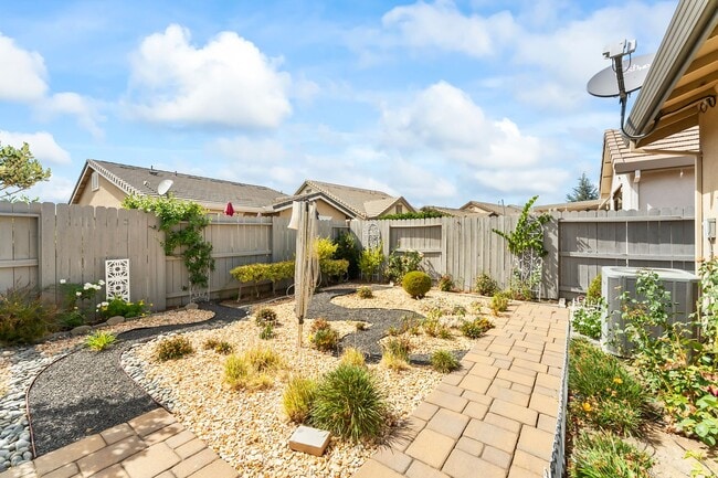 Building Photo - 9876 Sunderland Way