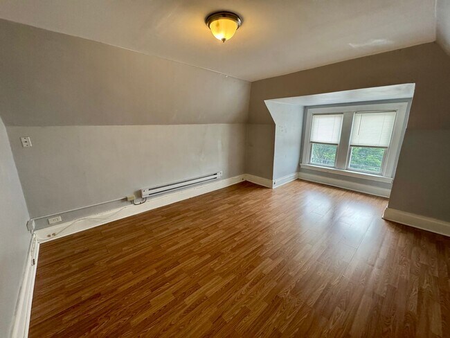 Building Photo - 1810 Brownsville Rd