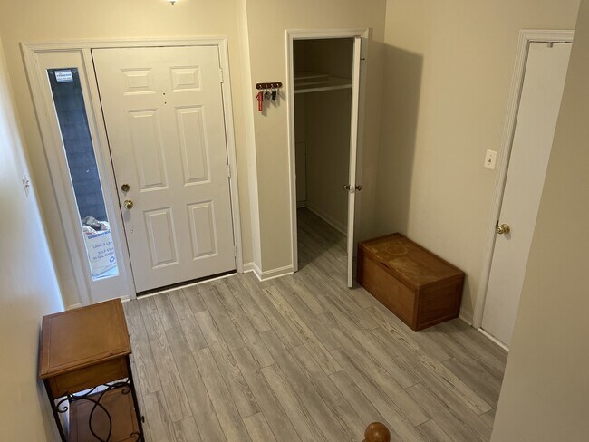 Building Photo - 6108 Castletown Way
