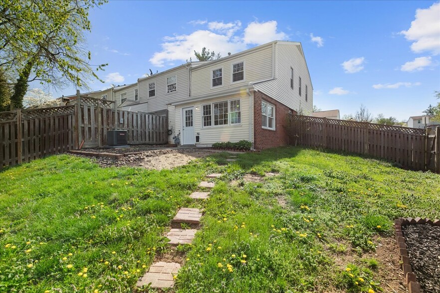 Building Photo - 239 Nottoway St SE