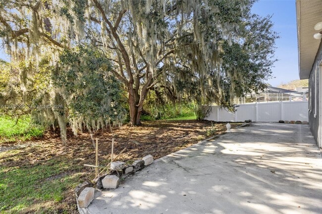 Building Photo - 132 Golf Aire Blvd