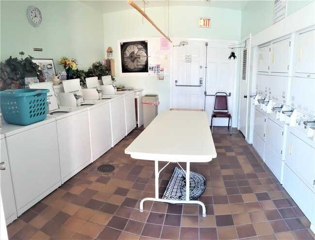 Building Photo - 2707 41st Ave S