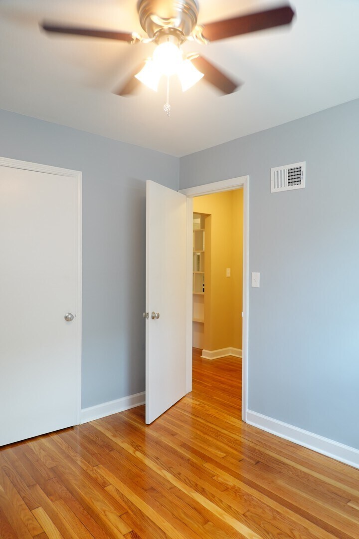 Building Photo - 8713 Plymouth St