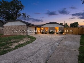 Building Photo - 20102 Bridgedale Ln