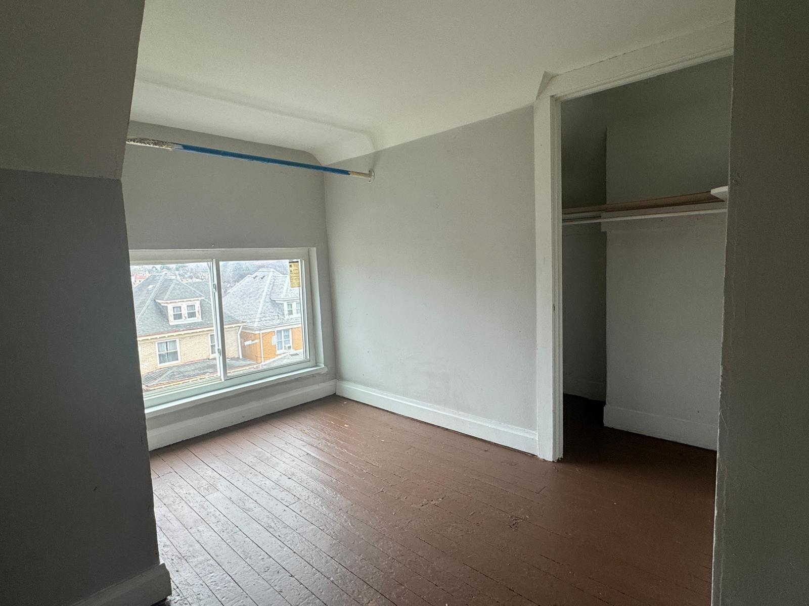 Building Photo - 1514 Fallowfield Ave