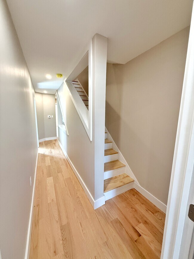 Building Photo - 2302 E Lehigh Ave