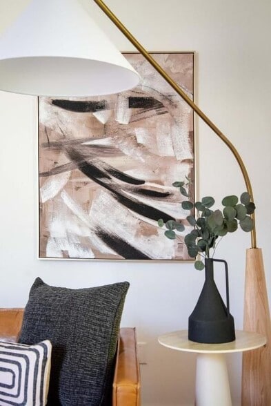 Building Photo - 685 Wylie St SE