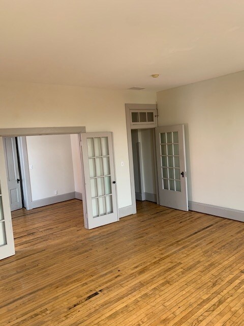 Building Photo - 10 1/2 N Sandusky St