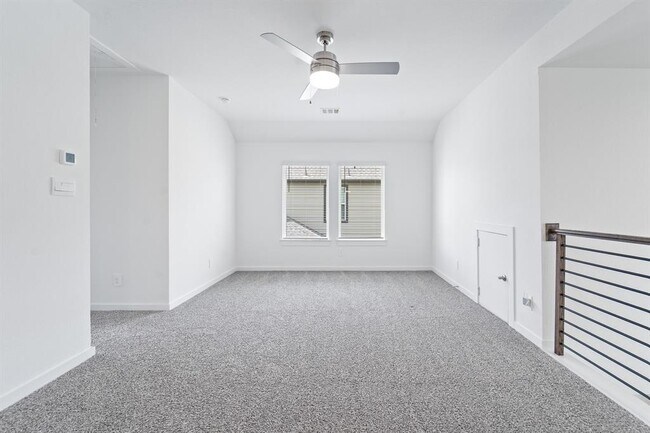 Building Photo - 1689 Daylight Lk Dr