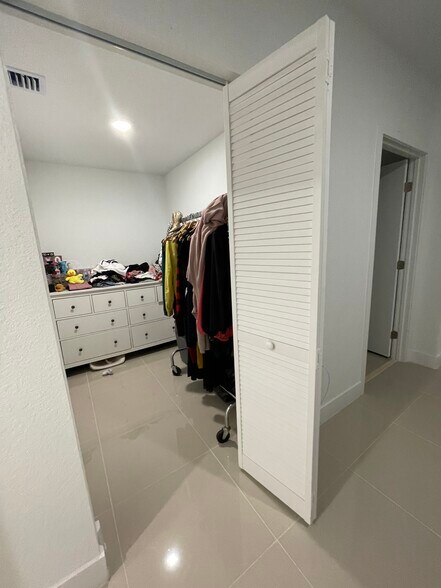 Building Photo - 25887 SW 145th Ave