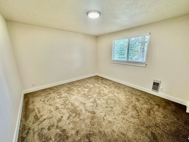 Building Photo - Suncrest Rental