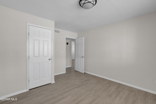 Building Photo - 10516 Cuesta Brava Ln