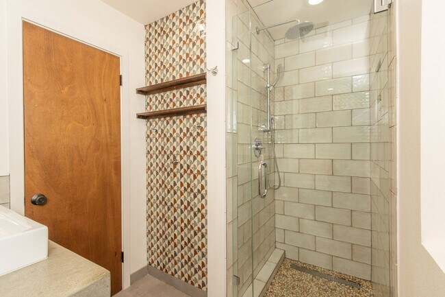 Building Photo - Spectacular Furnished 4 Bedroom/ 3 Bath Mid-Century Modern Retreat in Encinitas