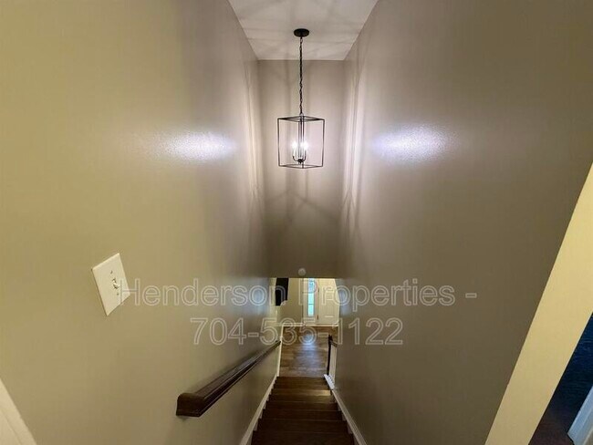 Building Photo - 2121 Ballingarry Dr