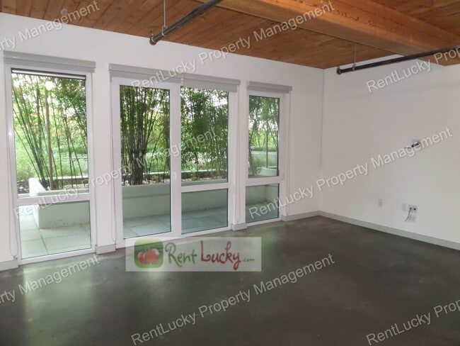 Building Photo - 401 9th Ave N