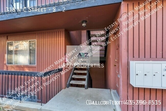 Building Photo - 318 N Center St