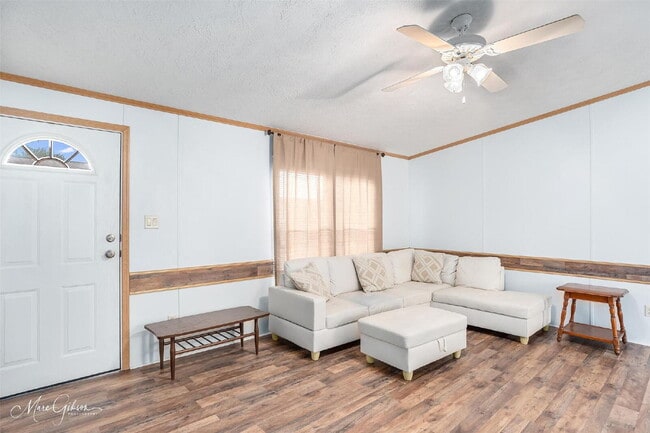 Building Photo - 409 Glen Harbor