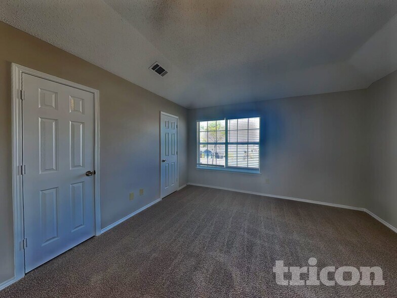 Building Photo - 1110 Orangewood Ln