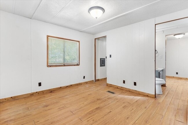 Building Photo - 3818 Co Rd 826