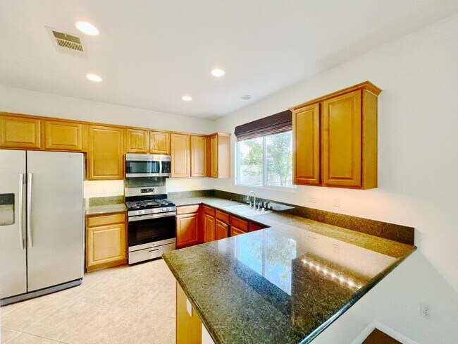 Building Photo - 1046 Strawberry Creek St