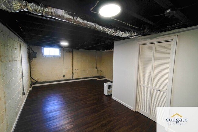 Building Photo - 217 W Edgevale Rd