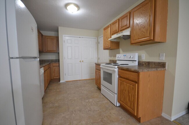 Primary Photo - 432 Birchwood Duplex