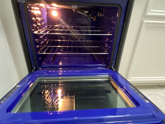 Building Photo - 211 W 17th St