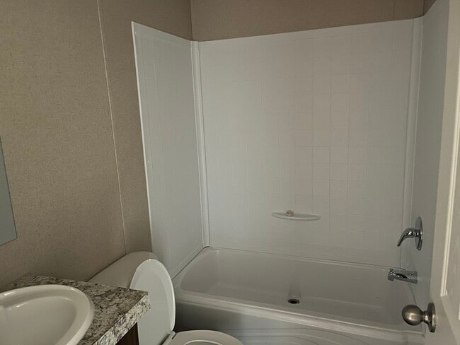 Building Photo - 211 Brookstone Vista Ln