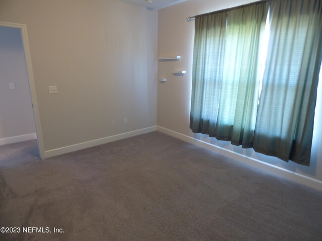 Building Photo - 92 Archwood Dr