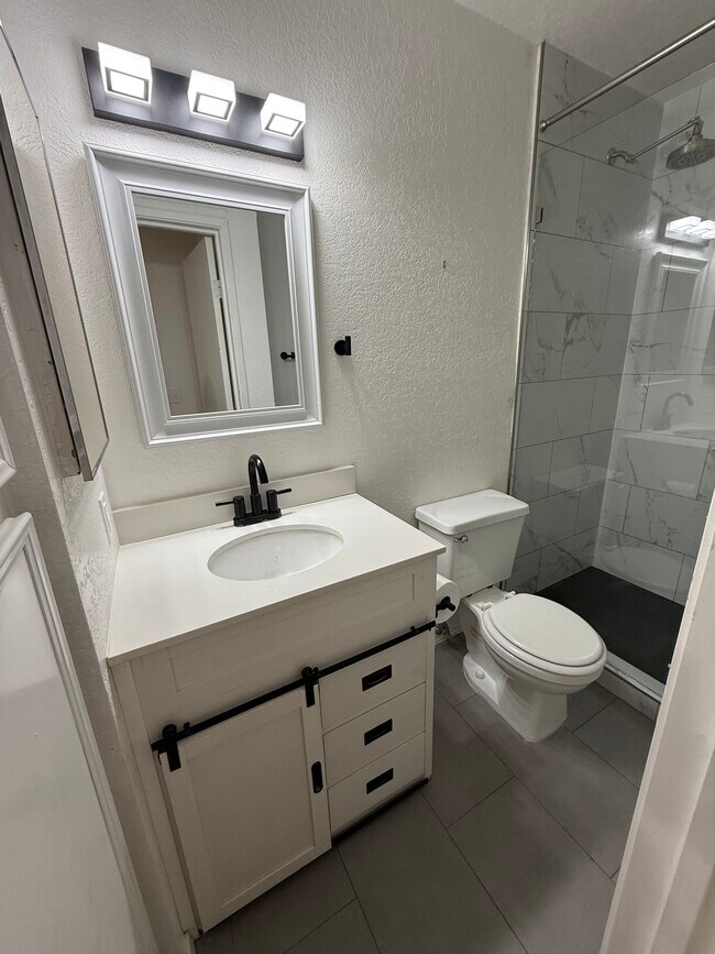 Building Photo - 2857 N Los Felices Rd