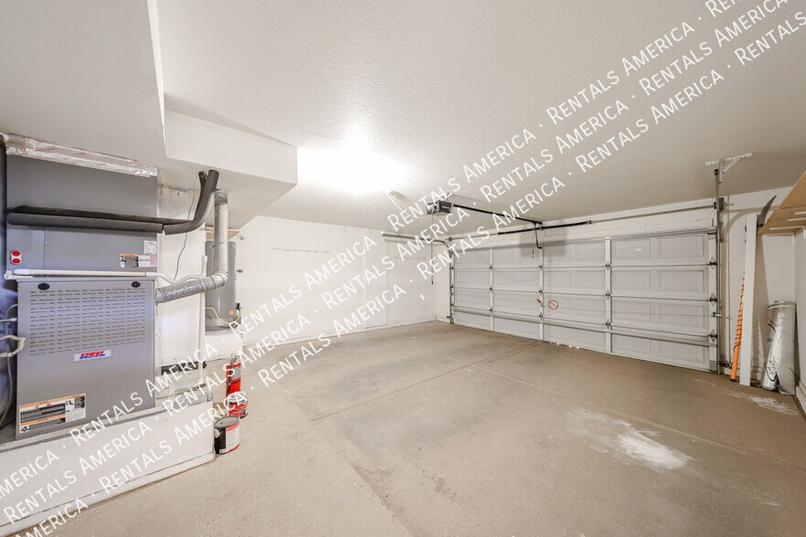 Building Photo - 1210 W Kelly Ln