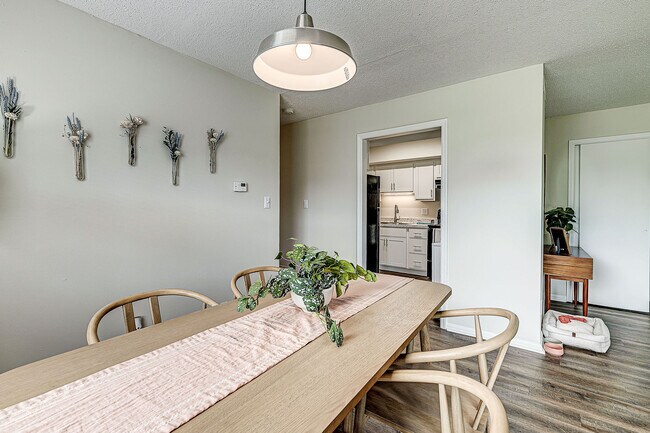 Building Photo - Stonehedge Apartments