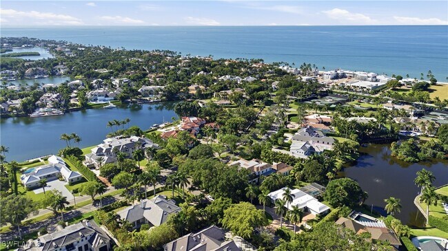 Building Photo - 2700 Lantern Ln