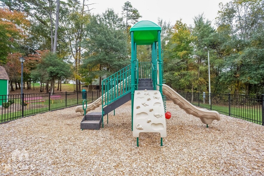 Building Photo - 4723 Hendrix Ct