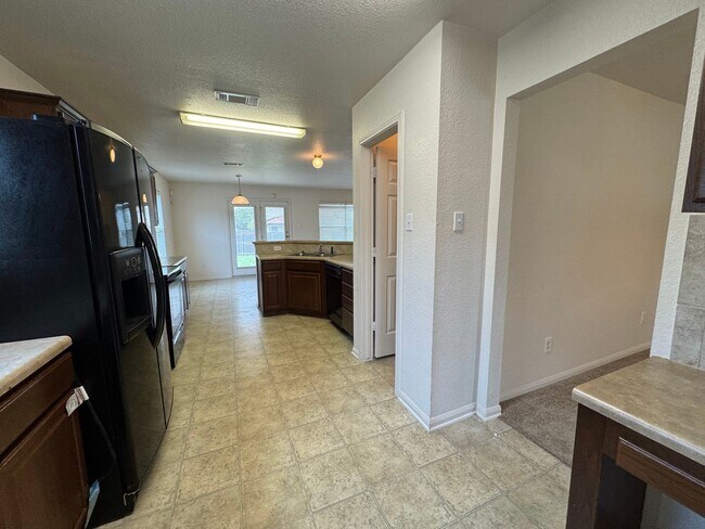 Building Photo - 4-Bedroom House for Rent in Killeen