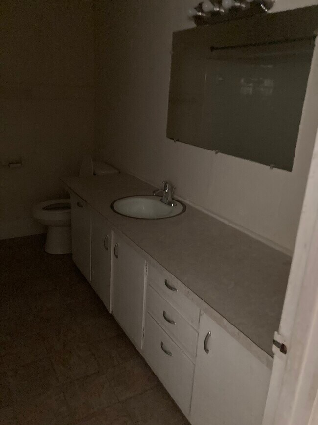 Building Photo - 2708 Warrick Cir