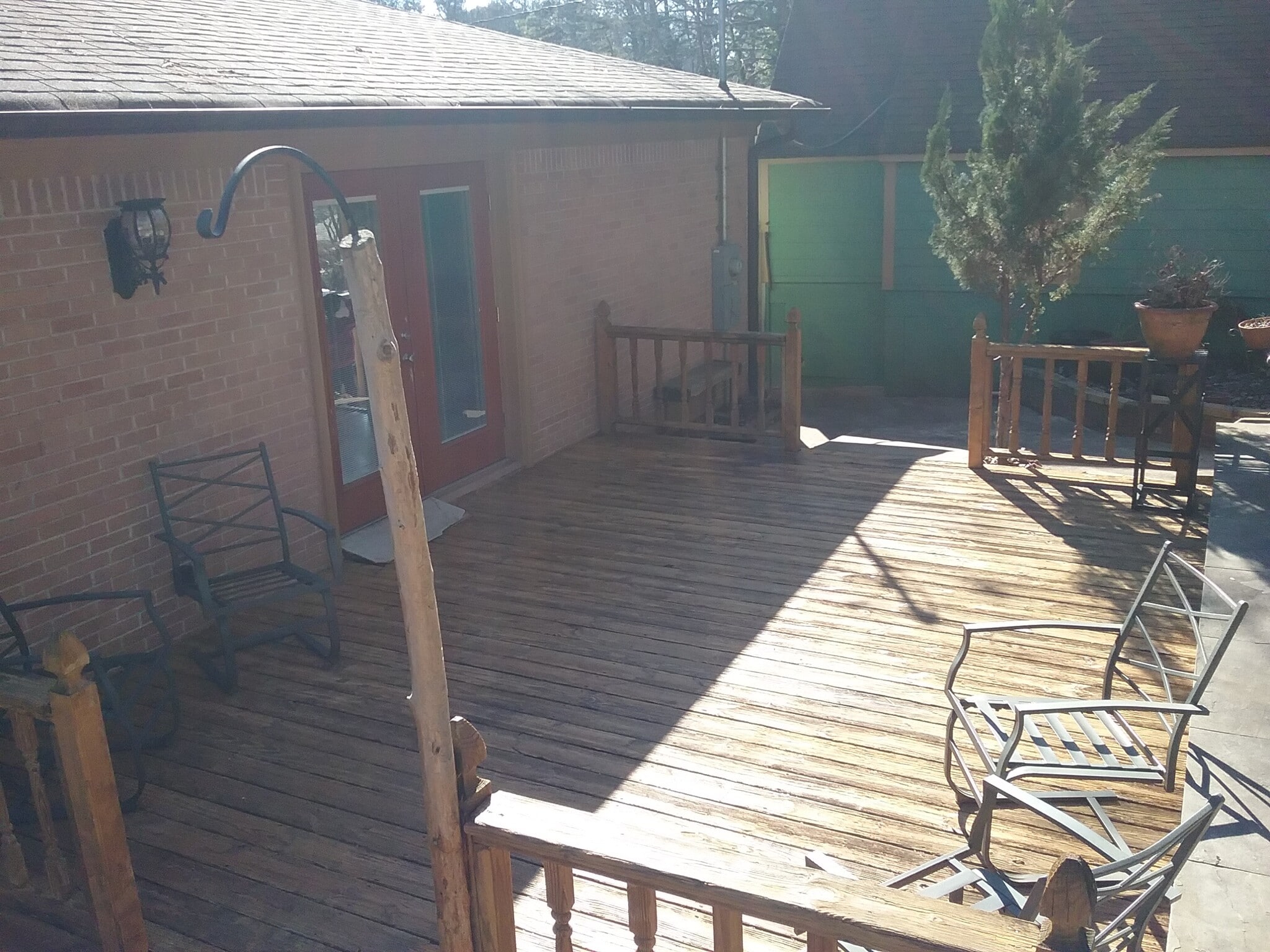 Building Photo - 701 Rosalyn Dr