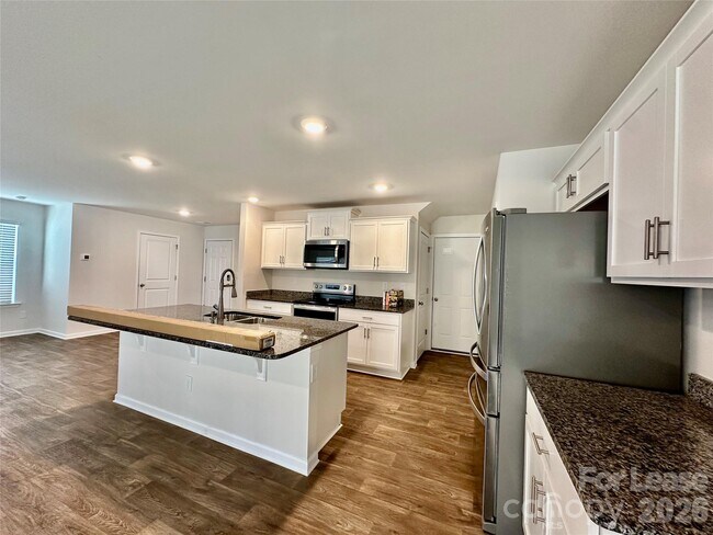 Building Photo - 1339 Mifflin Ln