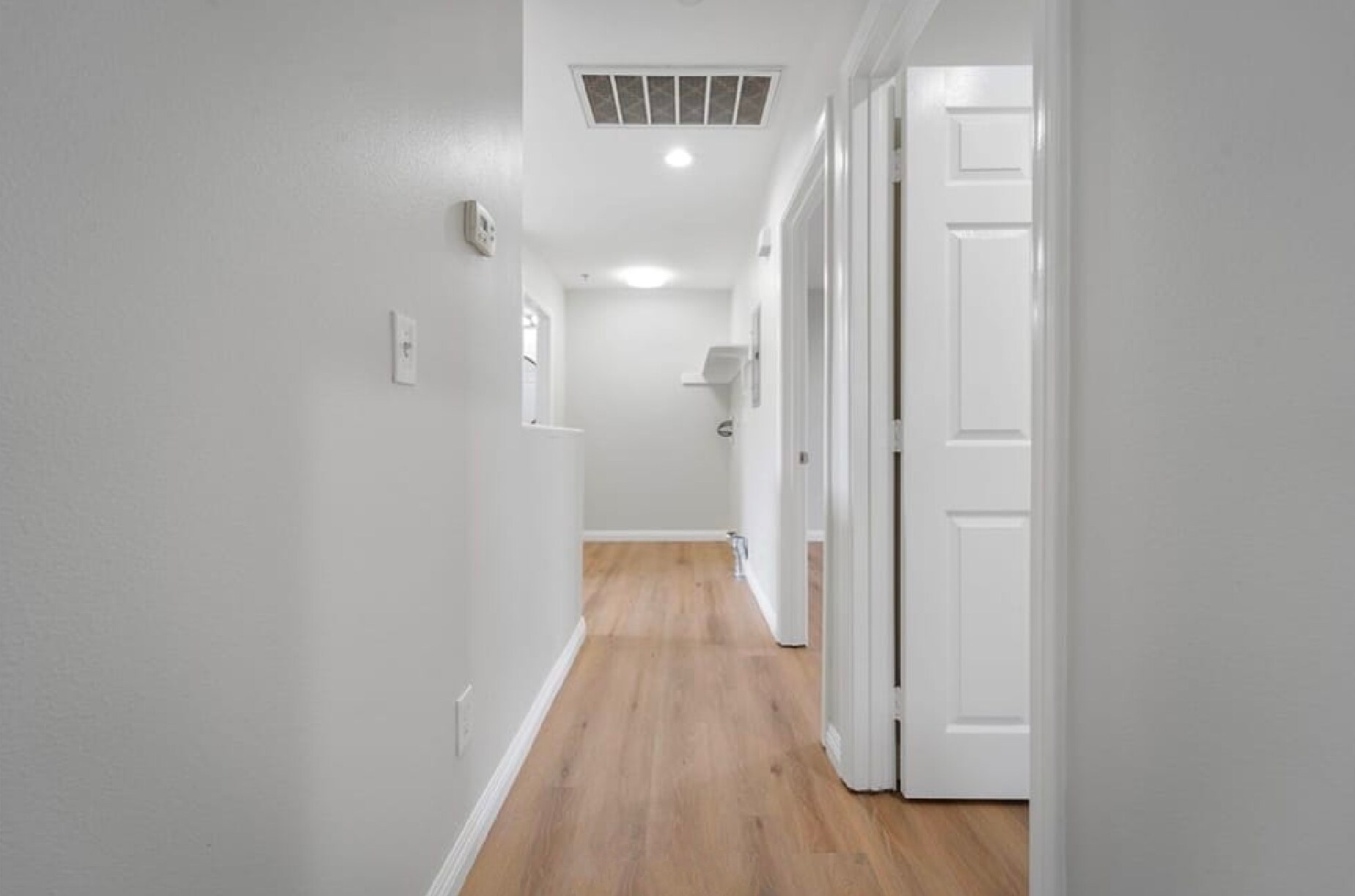 Building Photo - 10306 S Main St