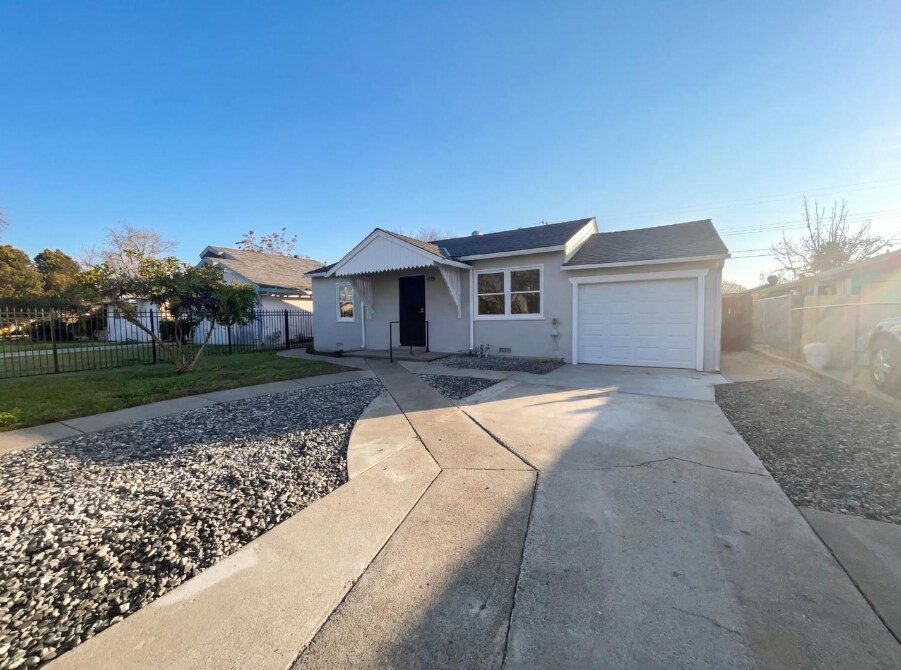 Building Photo - 3910 Ivy St